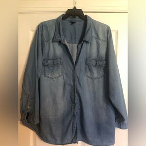 Torrid Size 5 Denim Button Down Like New